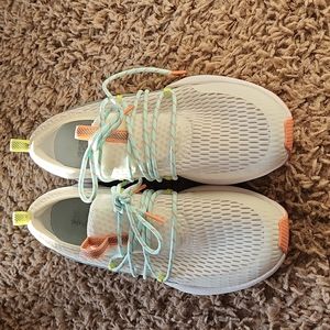 Sorel Kinetic Impact Lace Sneaker Womens Size 9.5 Chalk/Paradiso Peach